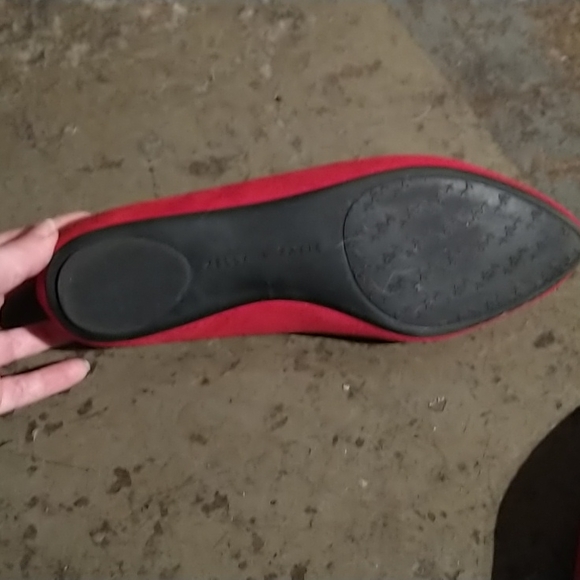 Kelly & Katie red flats - Picture 3 of 3